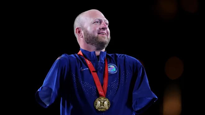 #15 Matt Stutzman image